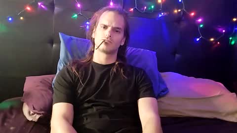 Snapshot of mrkinksized chatting on January 2025 04:20:01 AM MrKinkSized online show from January 2025 04:20:01 AM