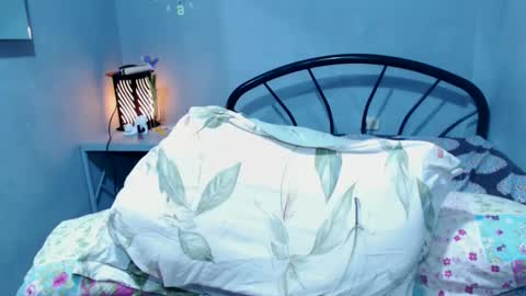 Snapshot of mrladybunnycock chatting on December 2024 02:11:02 AM mrladybunnycock online show from December 2024 02:11:02 AM