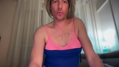 TaleOfLaura online show from April 2026 12:19:02 AM