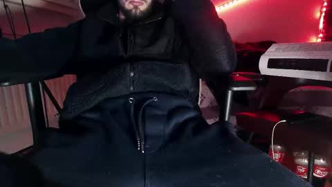 Snapshot of mrrogu3 chatting on December 2025 08:31:02 AM MrRogue online show from December 2025 08:31:02 AM