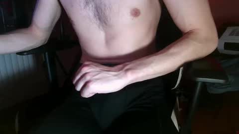 Snapshot of mrrogu3 chatting on February 2026 09:57:02 PM MrRogue online show from February 2026 09:57:02 PM