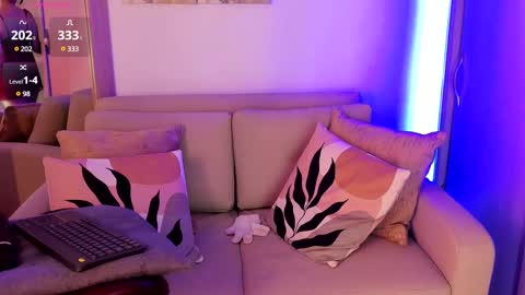 Griseld   online show from February 2025 11:22:01 AM