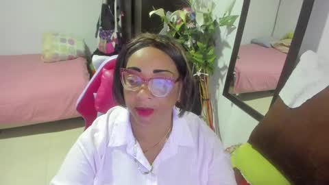 Snapshot of mrs_mommy chatting on January 2025 06:52:01 PM mrs_mommy online show from January 2025 06:52:01 PM