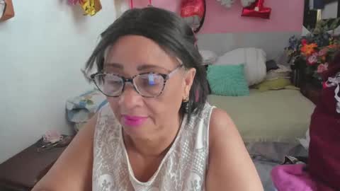 Snapshot of mrs_mommy chatting on March 2026 07:39:01 PM mrs_mommy online show from March 2026 07:39:01 PM