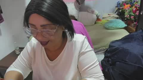 Snapshot of mrs_mommy chatting on April 2026 12:11:02 AM mrs_mommy online show from April 2026 12:11:02 AM