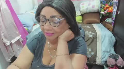Snapshot of mrs_mommy chatting on June 2026 06:39:01 PM mrs_mommy online show from June 2026 06:39:01 PM