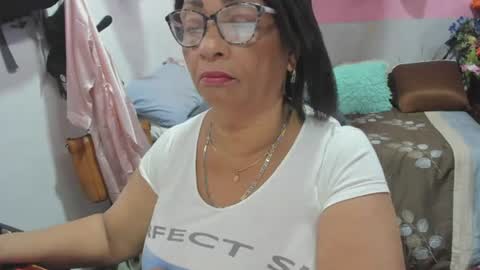 Snapshot of mrs_mommy chatting on June 2026 06:32:02 PM mrs_mommy online show from June 2026 06:32:02 PM