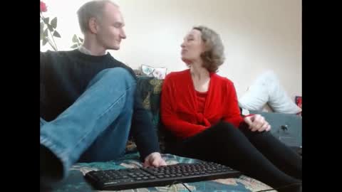 Snapshot of mrs_velvet_vixen_and_mr_stud chatting on December 2024 08:31:01 AM Mrs Velvet Vixen online show from December 2024 08:31:01 AM