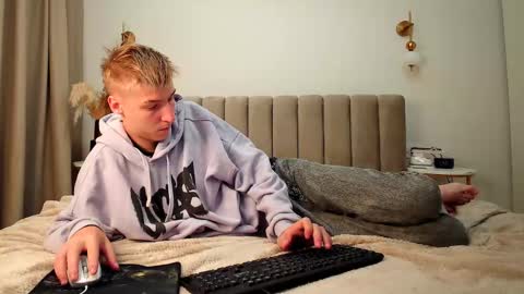 Adam online show from September 2025 07:51:02 AM