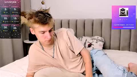 Adam online show from October 2025 09:56:01 PM