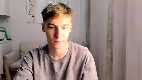 Adam online show from November 2025 07:59:02 PM