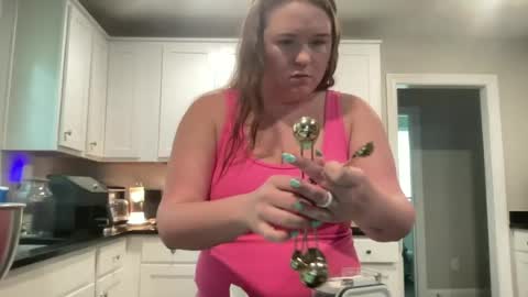 Snapshot of mrstemptation chatting on June 2026 04:59:01 PM MrsTemptations online show from June 2026 04:59:01 PM