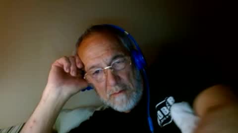mrtease5 online show from April 2026 04:49:02 AM