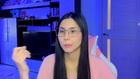 ms_emily_ online show from May 2026 01:07:02 PM