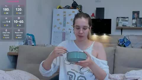 Snapshot of ms_foryou chatting on April 2026 06:19:01 AM Ms ForYOU online show from April 2026 06:19:01 AM