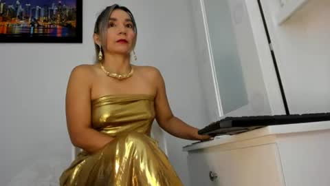 ms_lunarose online show from June 2026 05:26:01 PM