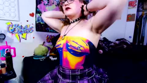 Snapshot of mscuntyluxxe chatting on May 2026 06:54:01 AM Cunty Luxxe online show from May 2026 06:54:01 AM