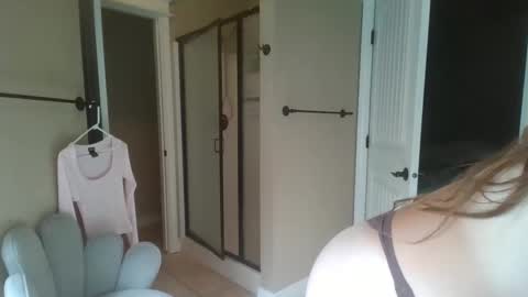 msfreckles92 online show from May 2026 03:54:01 PM
