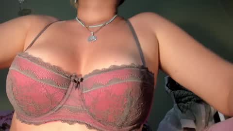 Snapshot of mspurrfectlove chatting on January 2025 02:36:01 AM MsPurrfectLove online show from January 2025 02:36:01 AM