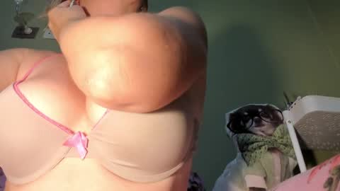 Snapshot of mspurrfectlove chatting on January 2025 02:53:02 AM MsPurrfectLove online show from January 2025 02:53:02 AM