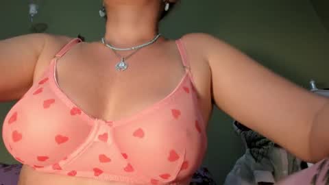 Snapshot of mspurrfectlove chatting on January 2025 03:50:01 PM MsPurrfectLove online show from January 2025 03:50:01 PM