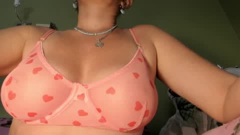 Snapshot of mspurrfectlove chatting on February 2025 06:17:02 PM MsPurrfectLove online show from February 2025 06:17:02 PM