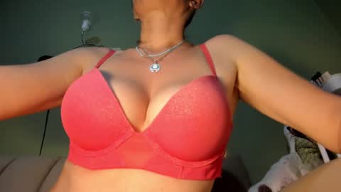 Snapshot of mspurrfectlove chatting on September 2025 02:55:01 AM MsPurrfectLove online show from September 2025 02:55:01 AM