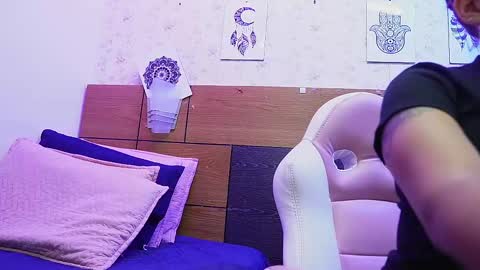 Manuela  online show from February 2025 03:13:02 AM