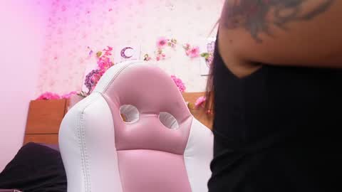 Manuela  online show from September 2025 03:06:02 AM