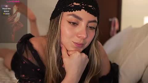 Sophie  online show from June 2026 07:01:02 PM
