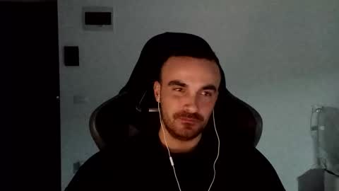 Victor online show from December 2024 07:10:01 PM