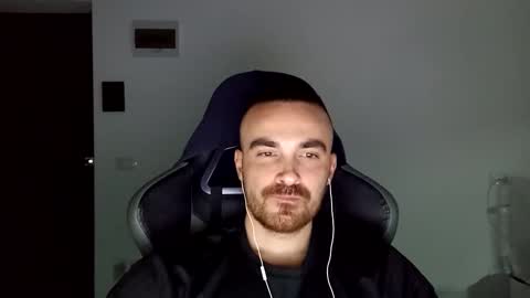 Victor online show from December 2024 04:04:01 PM