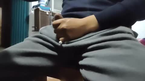 Snapshot of muchachosam chatting on November 2025 02:25:01 AM zenon online show from November 2025 02:25:01 AM