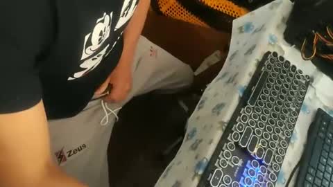 Snapshot of muchachosam chatting on December 2025 06:56:01 PM zenon online show from December 2025 06:56:01 PM