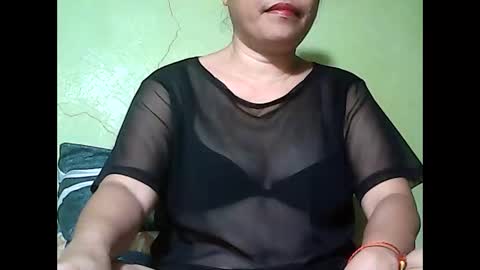 muffy_bunny online show from April 2026 06:27:02 PM
