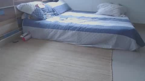   online show from September 2025 04:40:02 PM