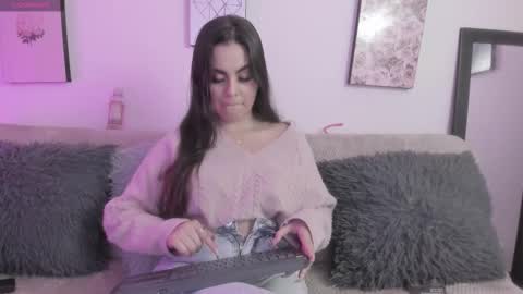 Snapshot of muriell_69 chatting on November 2025 11:40:01 PM muriell_69 online show from November 2025 11:40:01 PM