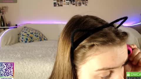 Snapshot of murrrworren chatting on February 2025 08:42:02 AM Mira online show from February 2025 08:42:02 AM