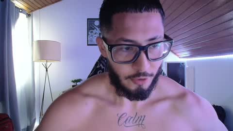 Snapshot of muscle_cock32 chatting on December 2024 02:17:02 PM David Big online show from December 2024 02:17:02 PM