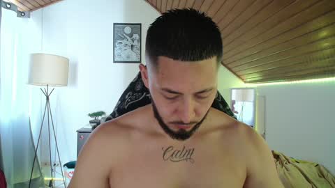 Snapshot of muscle_cock32 chatting on December 2024 03:00:02 PM David Big online show from December 2024 03:00:02 PM