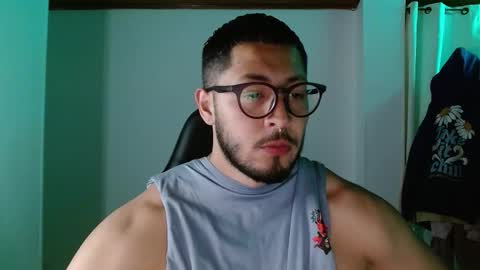 Snapshot of muscle_cock32 chatting on September 2025 11:22:02 AM David Big online show from September 2025 11:22:02 AM