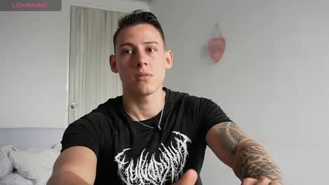 muscle_king_cum online show from April 2026 02:44:02 PM