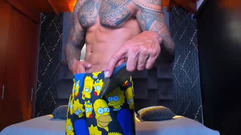 Snapshot of muscle_man19 chatting on December 2024 12:38:01 AM Nick online show from December 2024 12:38:01 AM