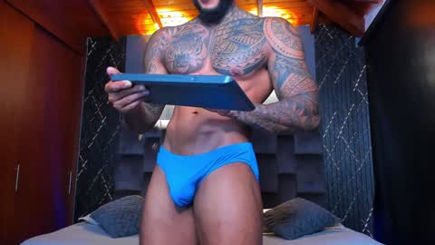 Snapshot of muscle_man19 chatting on January 2025 11:38:01 PM Nick online show from January 2025 11:38:01 PM