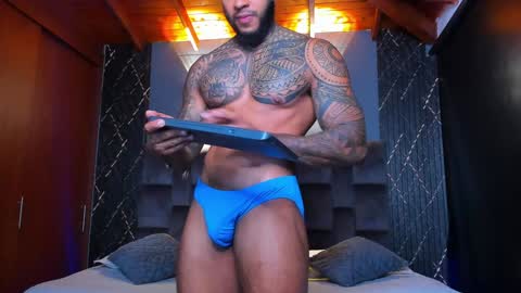 Snapshot of muscle_man19 chatting on January 2025 02:38:02 AM Nick online show from January 2025 02:38:02 AM