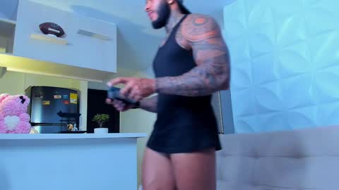 Snapshot of muscle_man19 chatting on February 2025 11:23:02 PM Nick online show from February 2025 11:23:02 PM