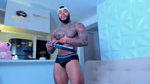 Snapshot of muscle_man19 chatting on February 2025 02:45:02 AM Nick online show from February 2025 02:45:02 AM