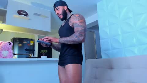 Snapshot of muscle_man19 chatting on February 2025 03:45:02 AM Nick online show from February 2025 03:45:02 AM