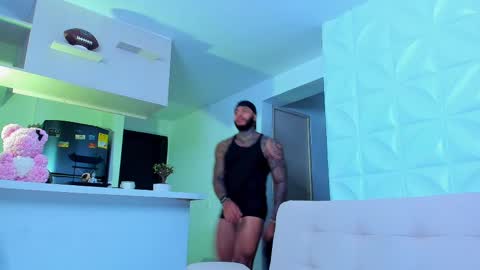 Snapshot of muscle_man19 chatting on March 2025 02:15:02 AM Nick online show from March 2025 02:15:02 AM