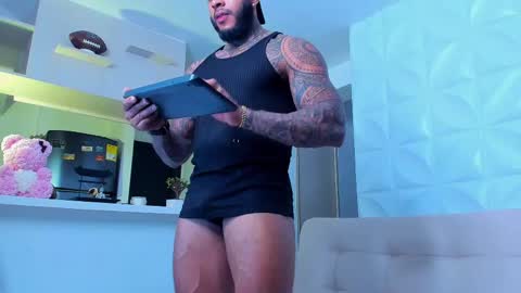 Snapshot of muscle_man19 chatting on March 2025 03:29:02 AM Nick online show from March 2025 03:29:02 AM